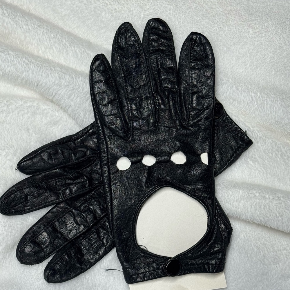 Vintage black leather driving gloves